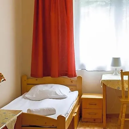Rest Apartmanhotel 3*